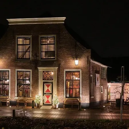 Hotel De Hollandsche Leeuw 3*