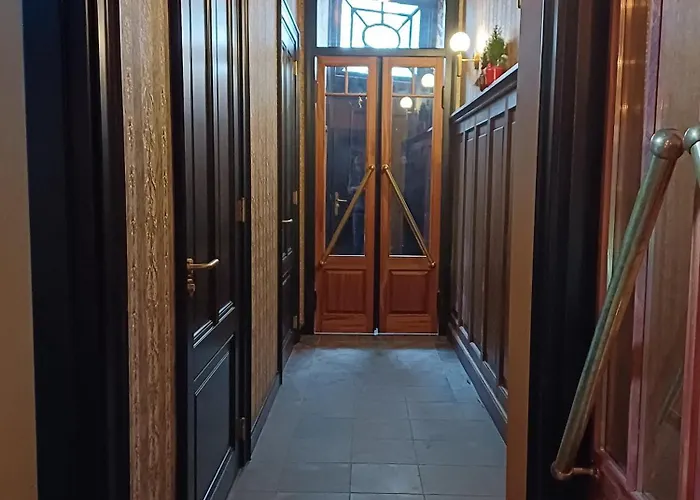 De Hollandsche Leeuw Otel 3*